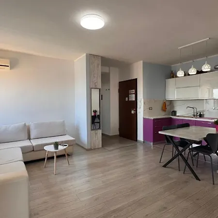 Apartment Lirin *
