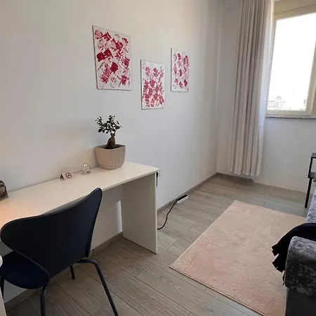Lirin Apartment *